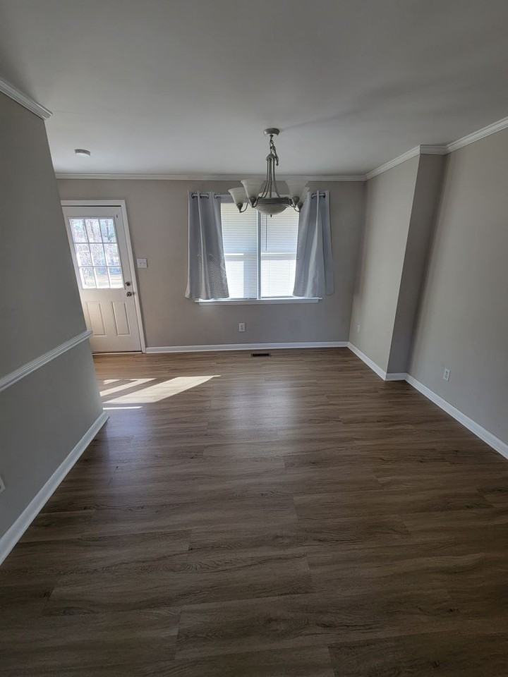 1018 Daniel Dr - Photo 4 of 17