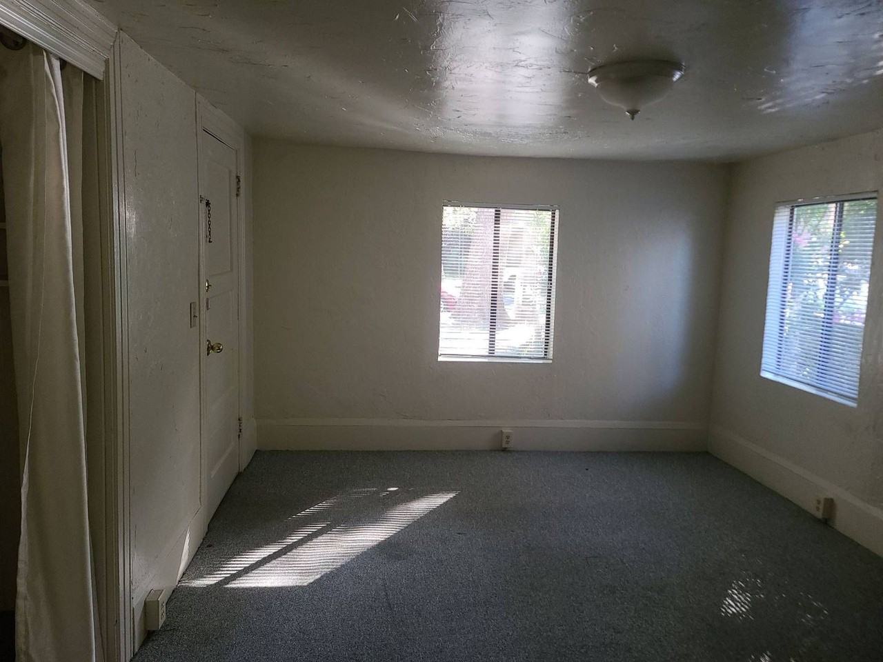 1130 Chestnut - Photo 5 of 47