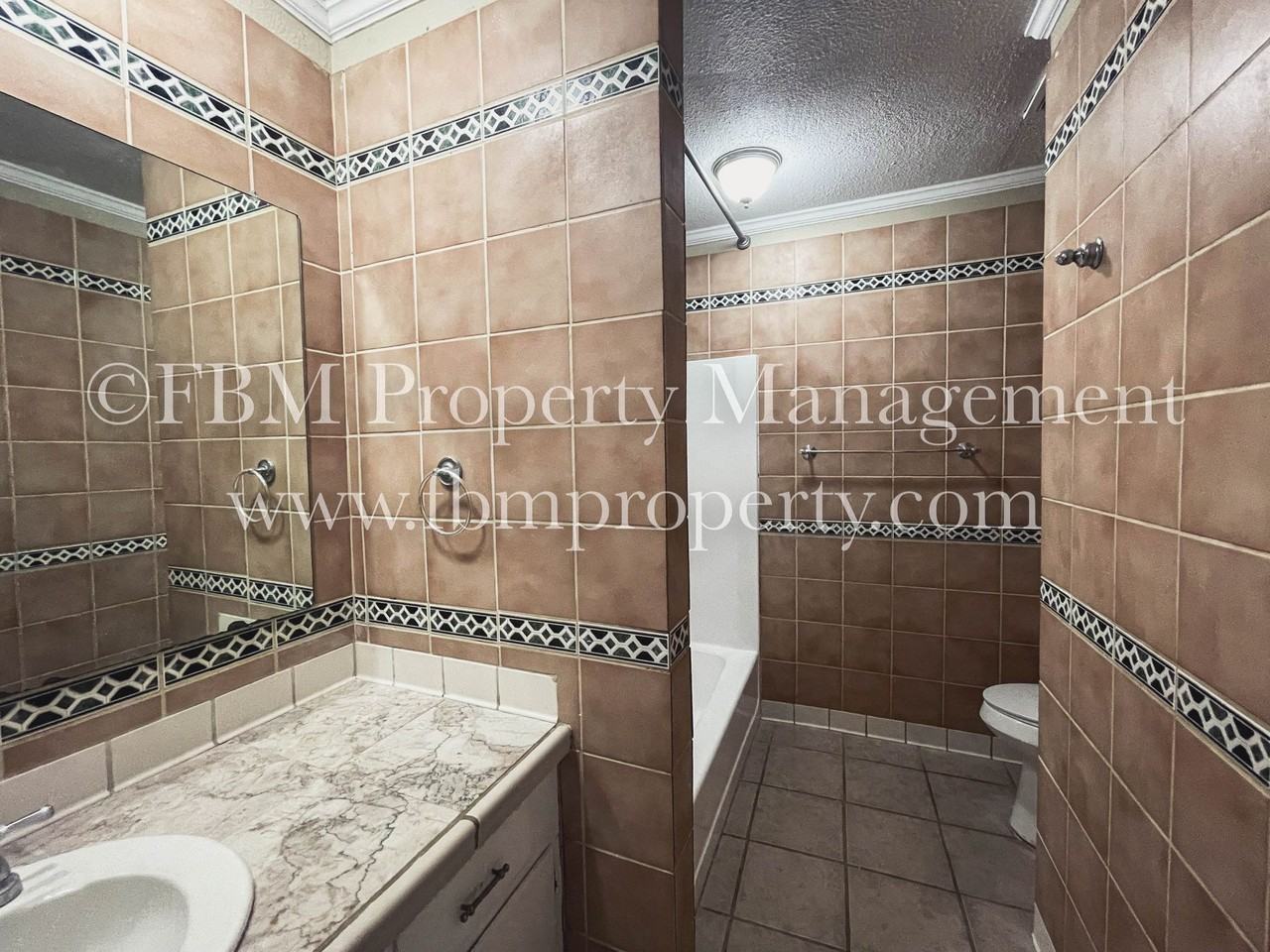 2608 W Sycamore Ave #7 - Photo 5 of 15