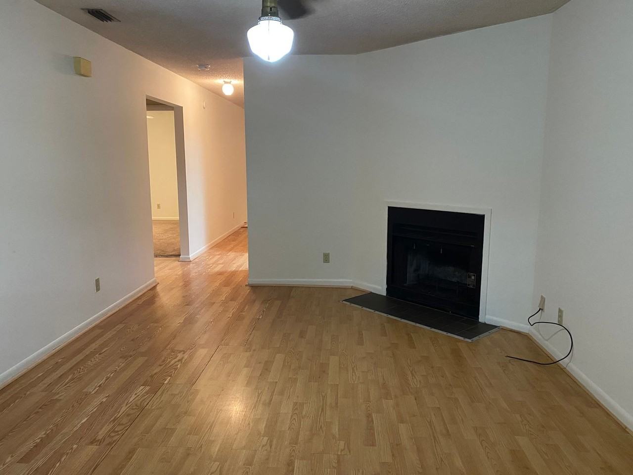 2096 Sherwood Drive - Photo 2 of 18
