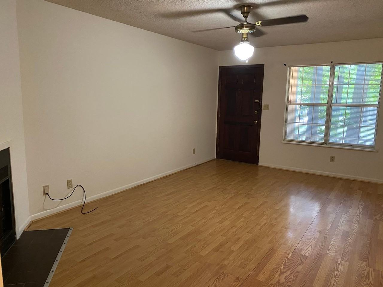 2096 Sherwood Drive - Photo 3 of 18