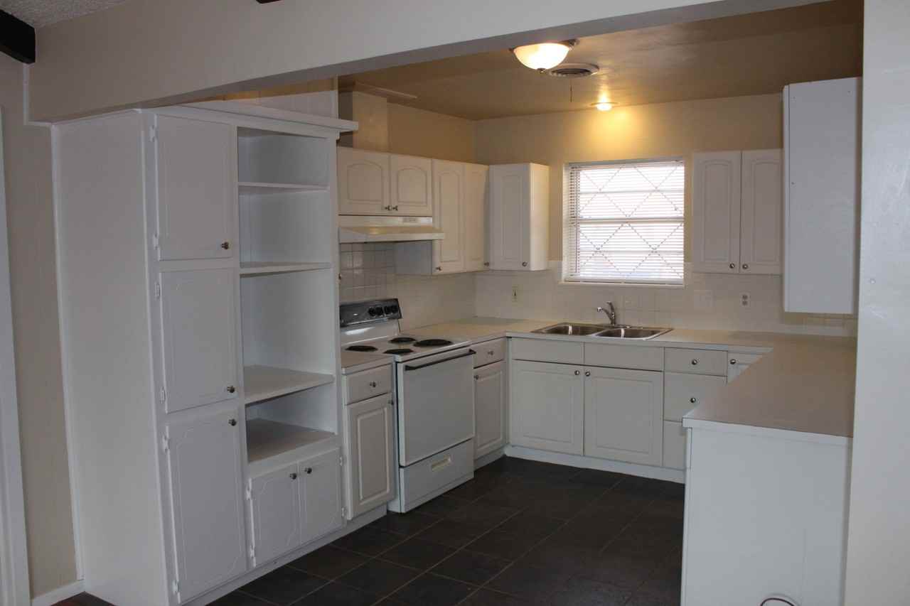 5519 16th Pl - Photo 5 of 33