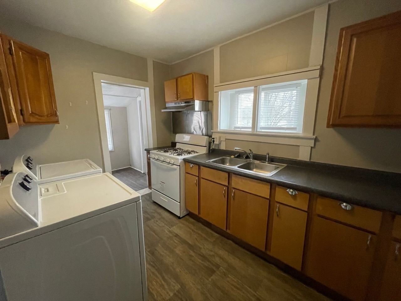 2107 Central Avenue - Photo 5 of 11