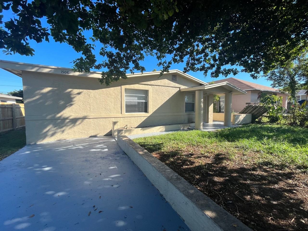 1508 W 31st St - Photo 2 of 17