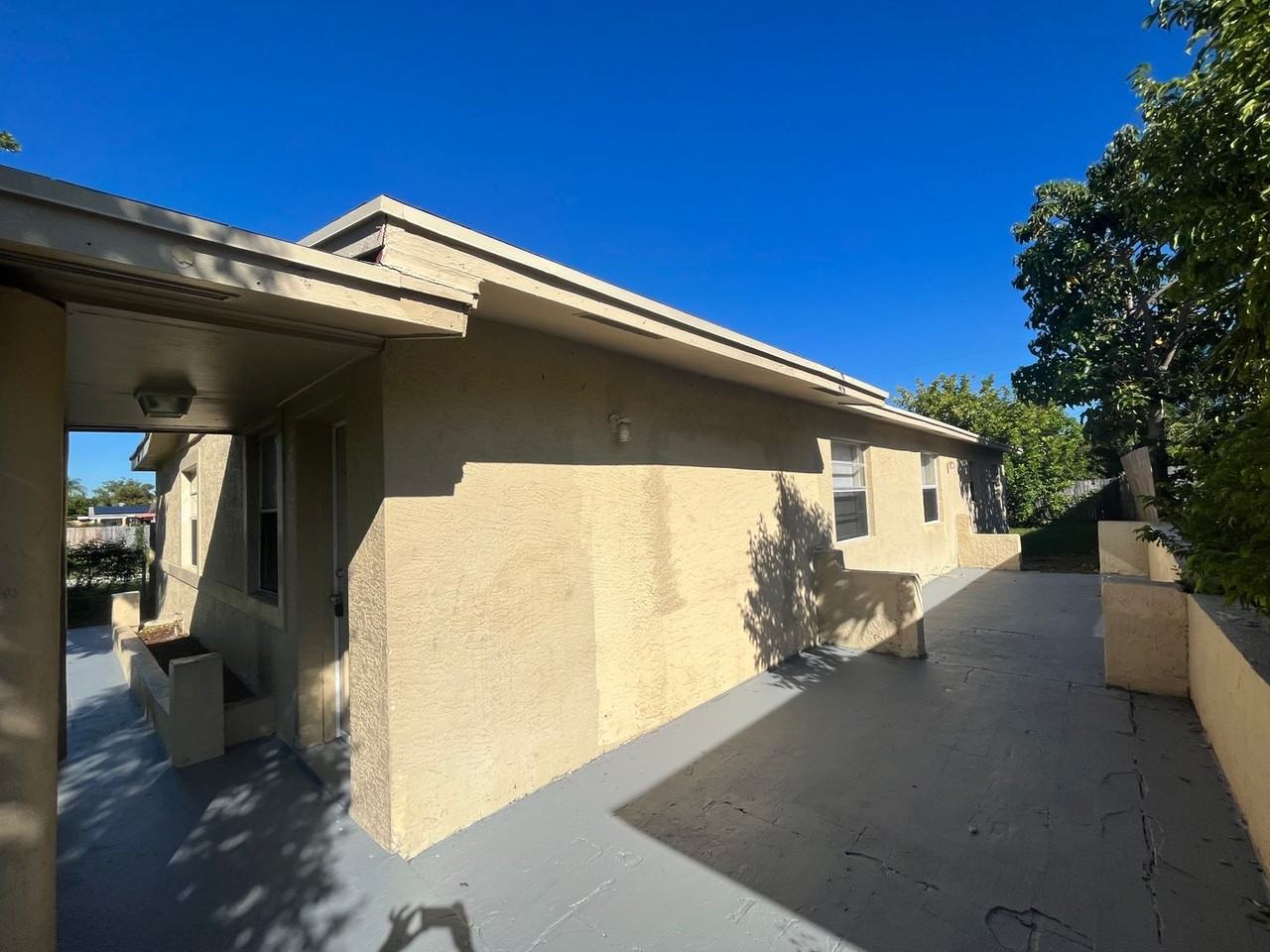 1508 W 31st St - Photo 4 of 17