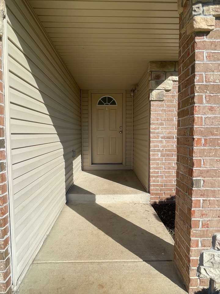 217 Eagle Ln - Photo 3 of 22