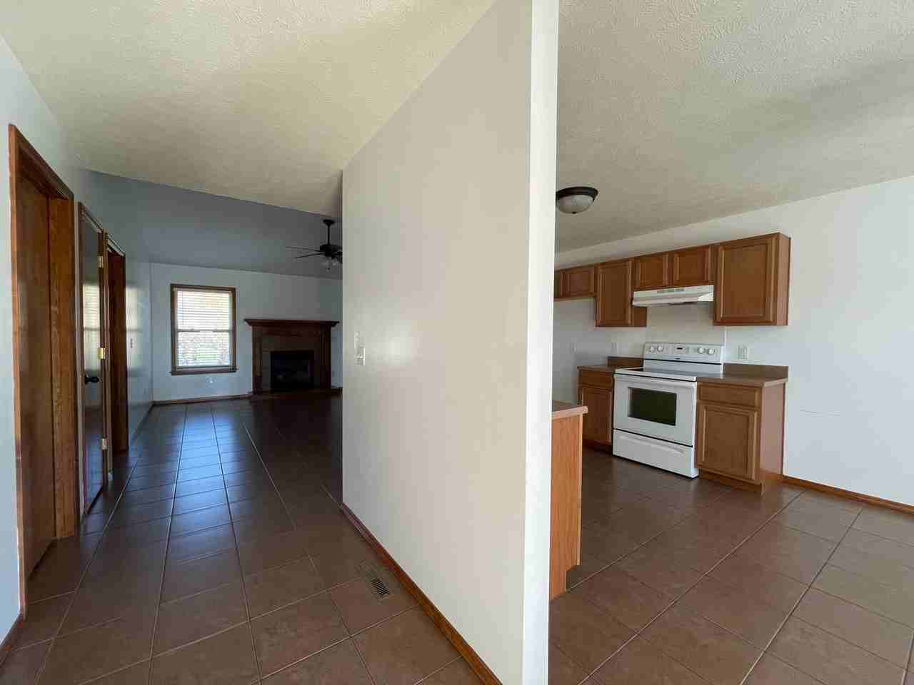 217 Eagle Ln - Photo 4 of 22