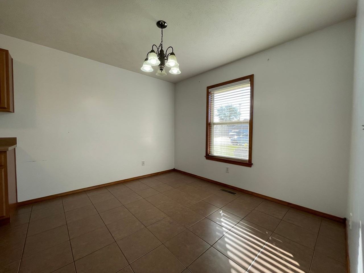 217 Eagle Ln - Photo 5 of 22
