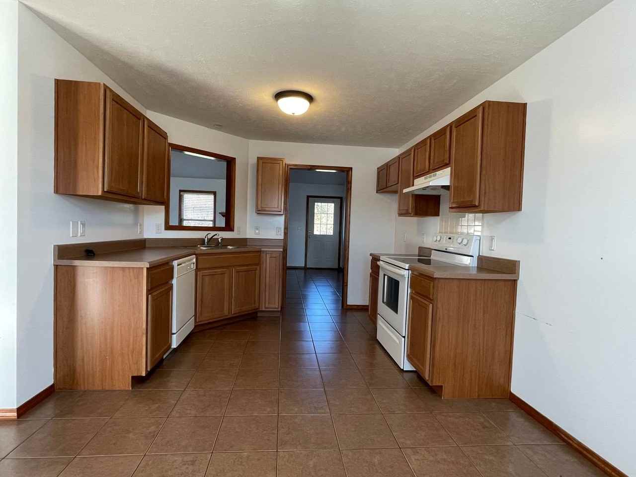 217 Eagle Ln - Photo 6 of 22