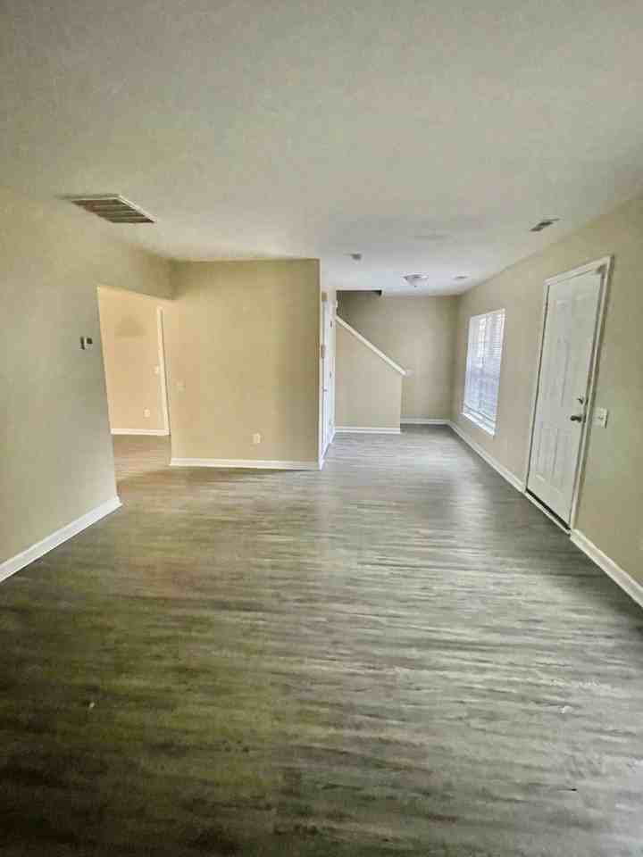 2509 Fairstone Ave - Photo 3 of 17