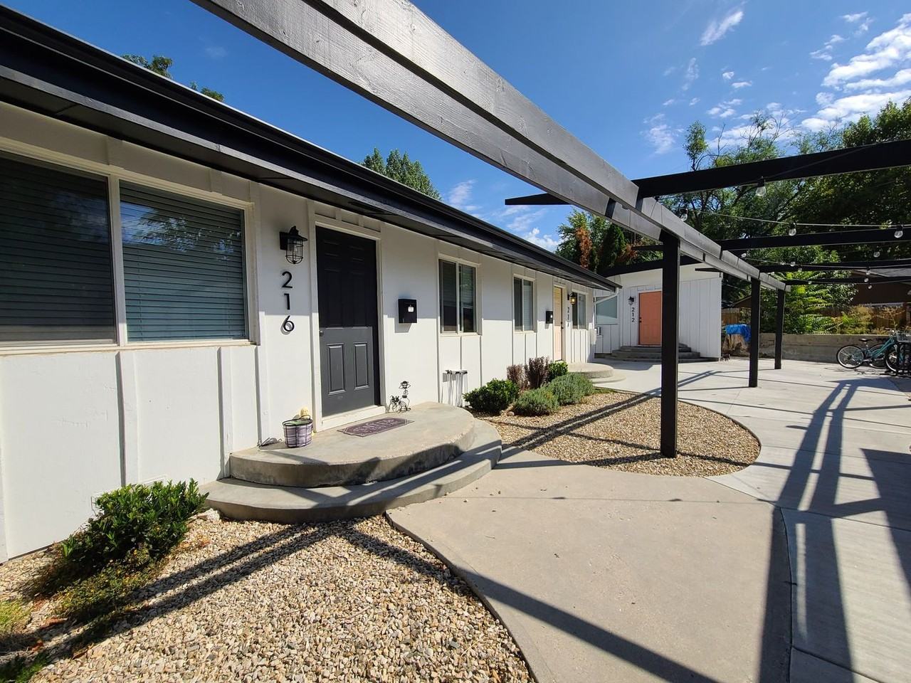 214 N Flume St - Photo 3 of 17