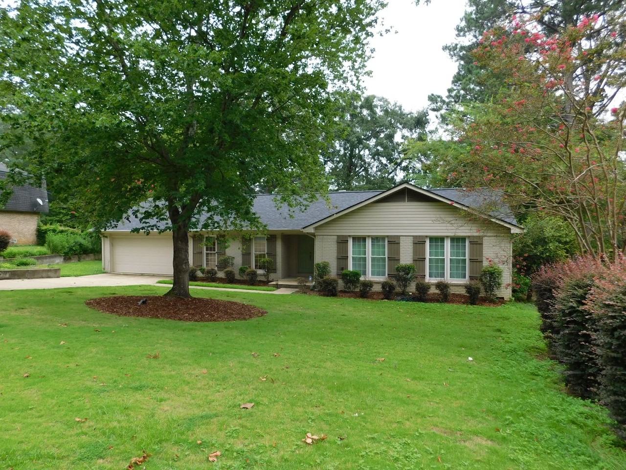 1213 Heritage Ln - Photo 2 of 34