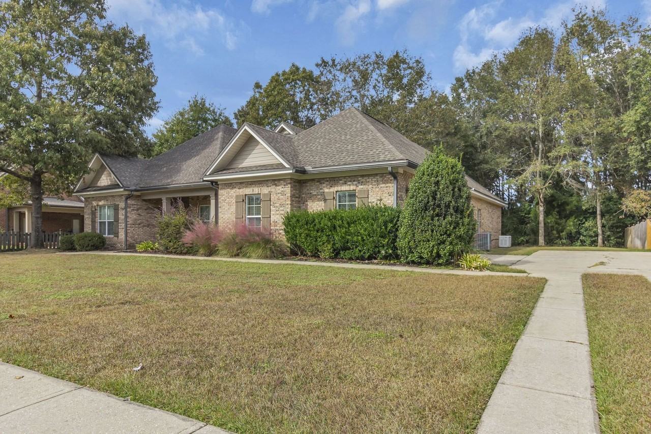 1459 Mill Creek Dr - Photo 3 of 41