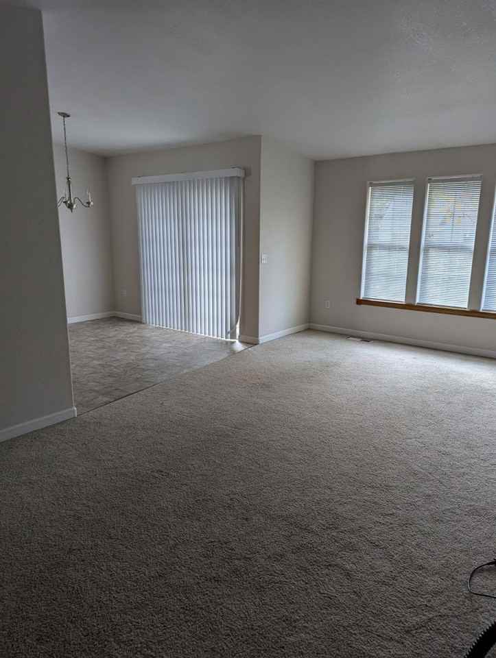 81 Nw Civil Bend Ave - Photo 2 of 4