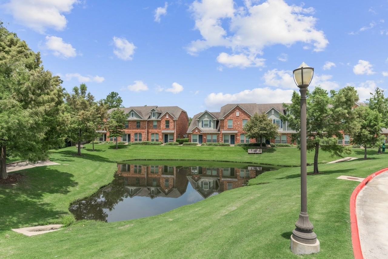 1001 Krenek Tap Rd #1805 - Photo 2 of 17