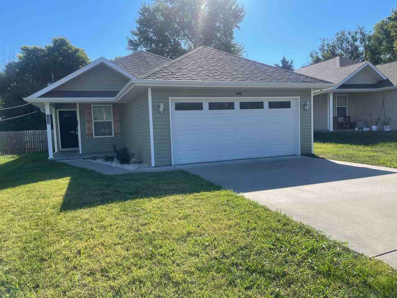 1652 N Marlan Ave - Photo 2 of 19