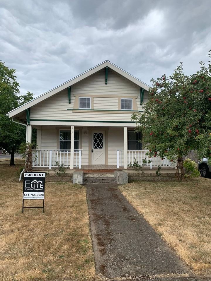 106 N 10th St - Photo 2 of 21