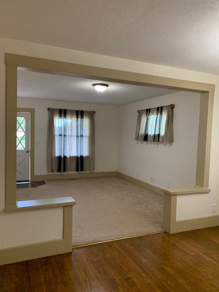 106 N 10th St - Photo 3 of 21