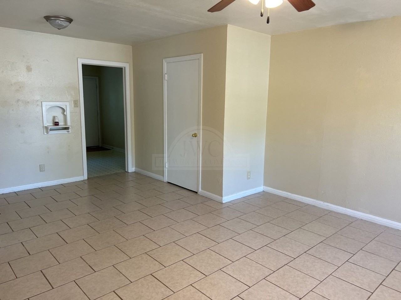 1608 Duncan Ave - Photo 4 of 19