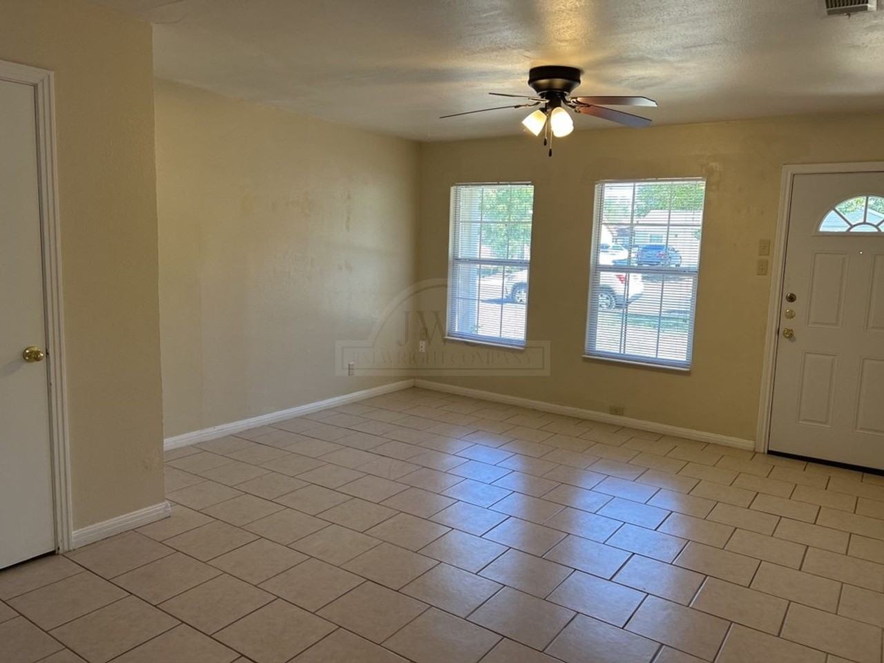 1608 Duncan Ave - Photo 7 of 19