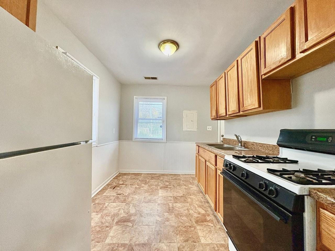 2022 Swygart Ave - Photo 4 of 9