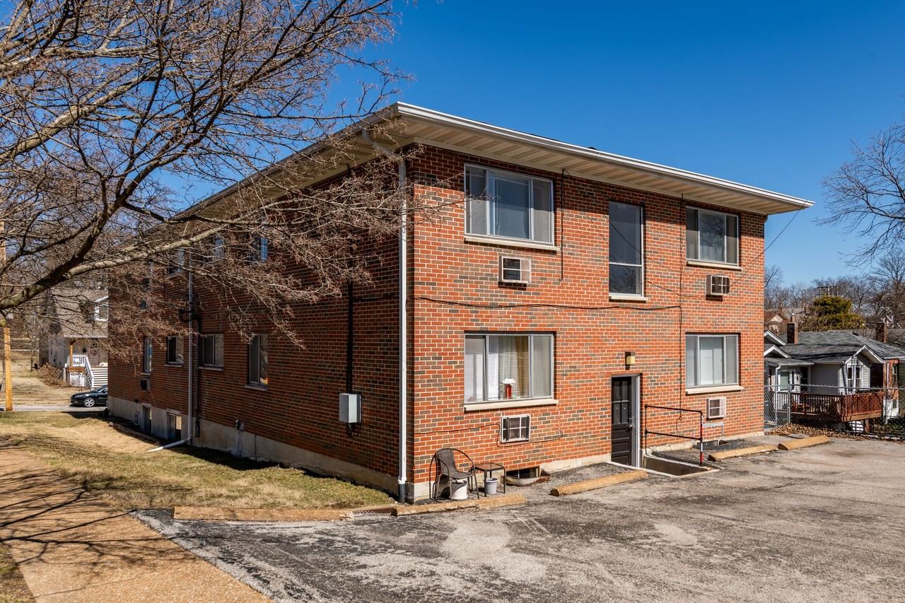 Cozy 1 Bedrooms in Maplewood - Photo 3 of 3