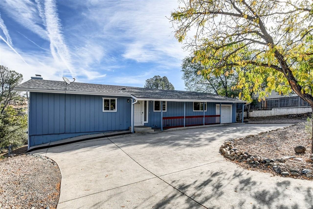 2375 Shinnery Ln - Photo 4 of 43