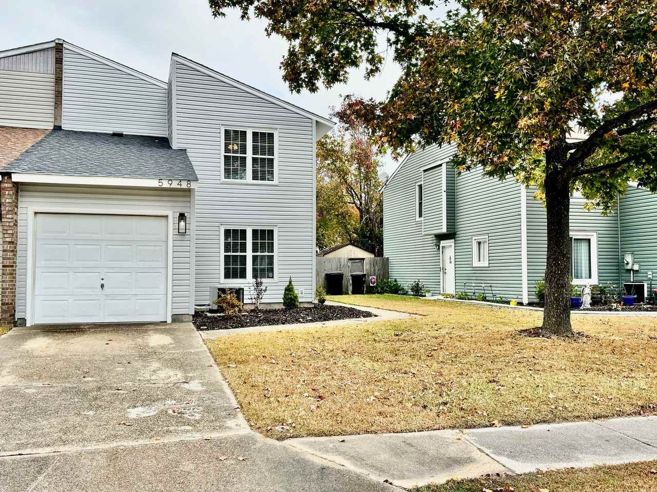 5948 Buckminister Ln - Photo 4 of 47