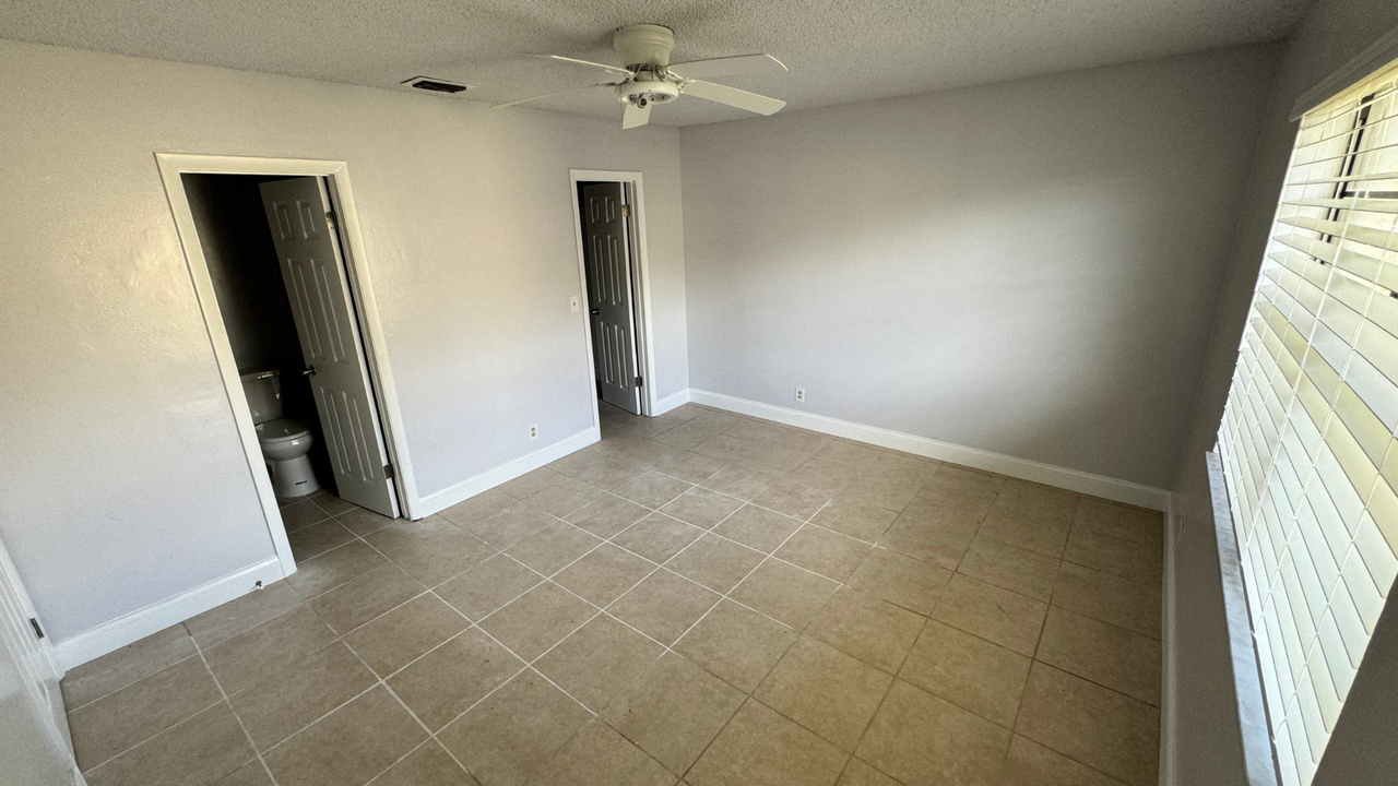 3351 Northwest 86th Avenue - Photo 6 of 50