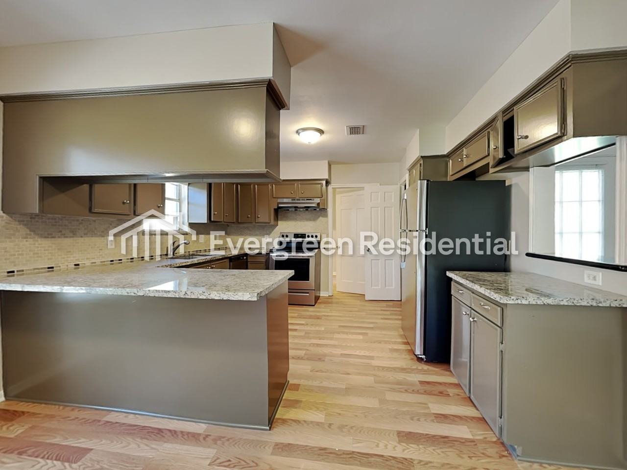 10710 Dunbrook Dr - Photo 5 of 15