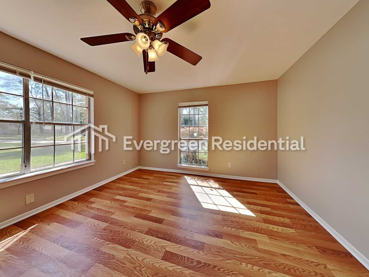 10710 Dunbrook Dr - Photo 7 of 15