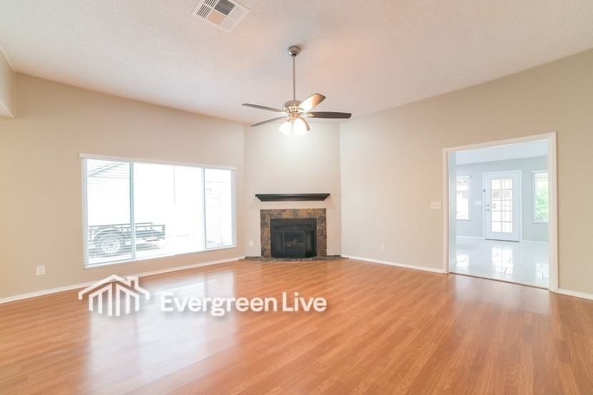 7144 W Tuckey Ln - Photo 4 of 23