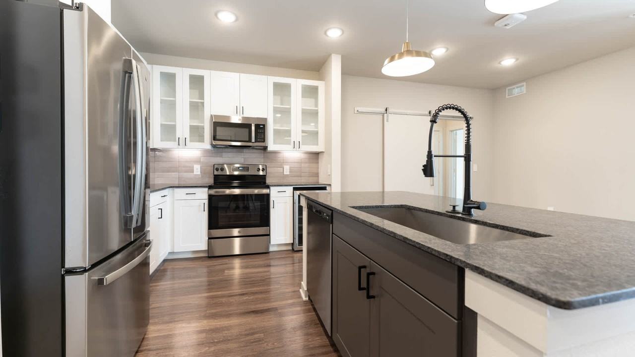 Trailwinds Grapevine - Photo 5 of 50