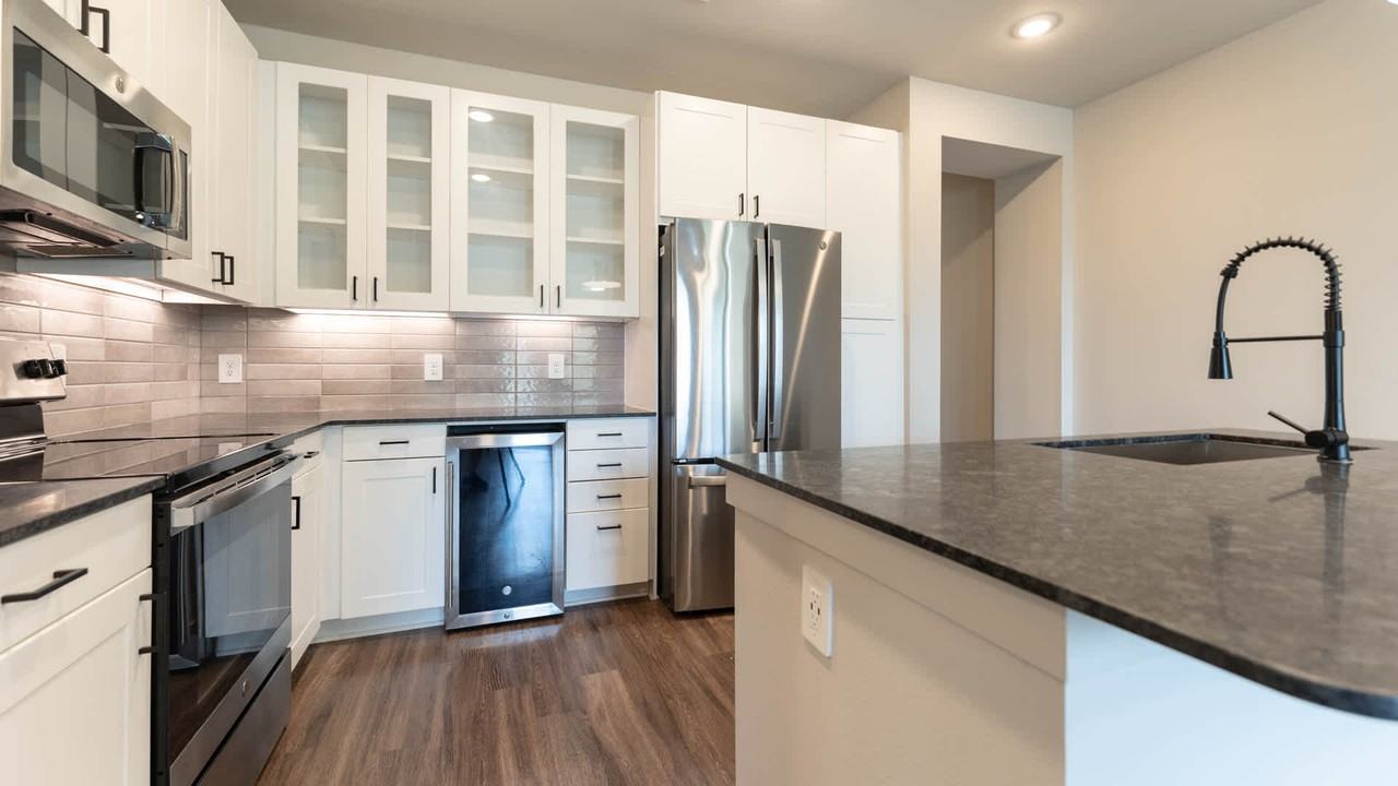 Trailwinds Grapevine - Photo 7 of 50