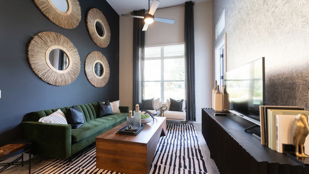 Ayla Stonebriar - Photo 7 of 33