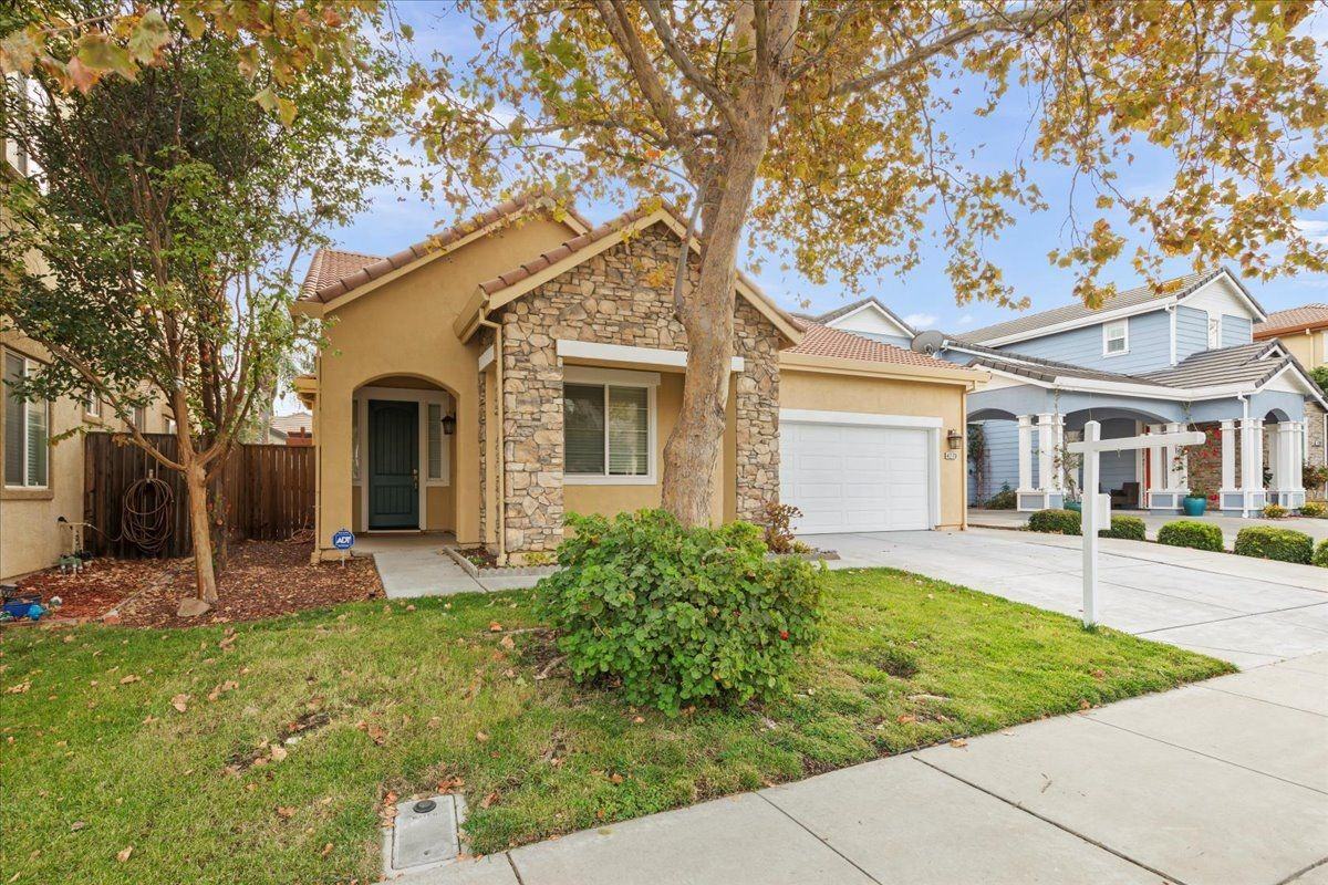 4270 Cherry Blossom Ln - Photo 2 of 25