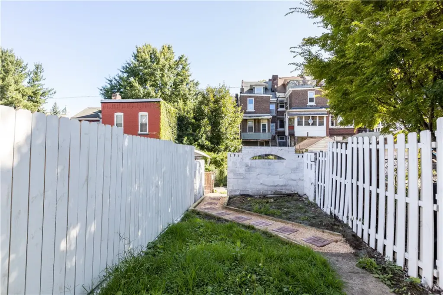 363 44th St #NA - Photo 2 of 15