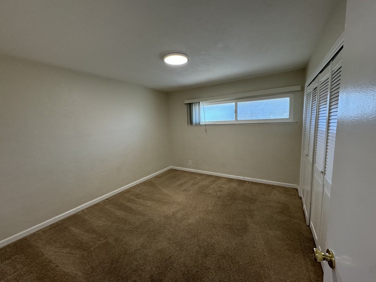 3418 School St #4 - Photo 2 of 4