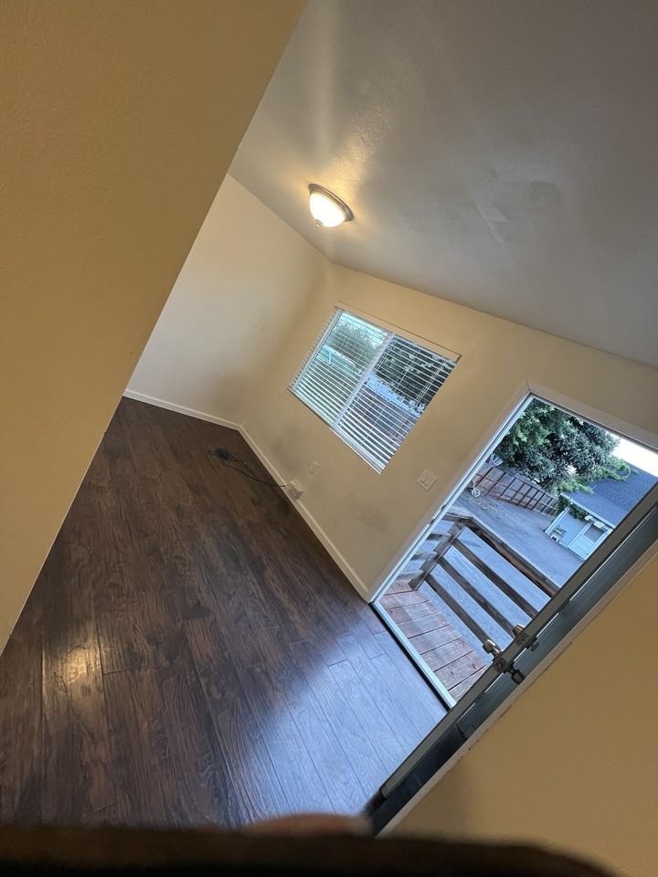 824 Blossom Way #B - Photo 2 of 8