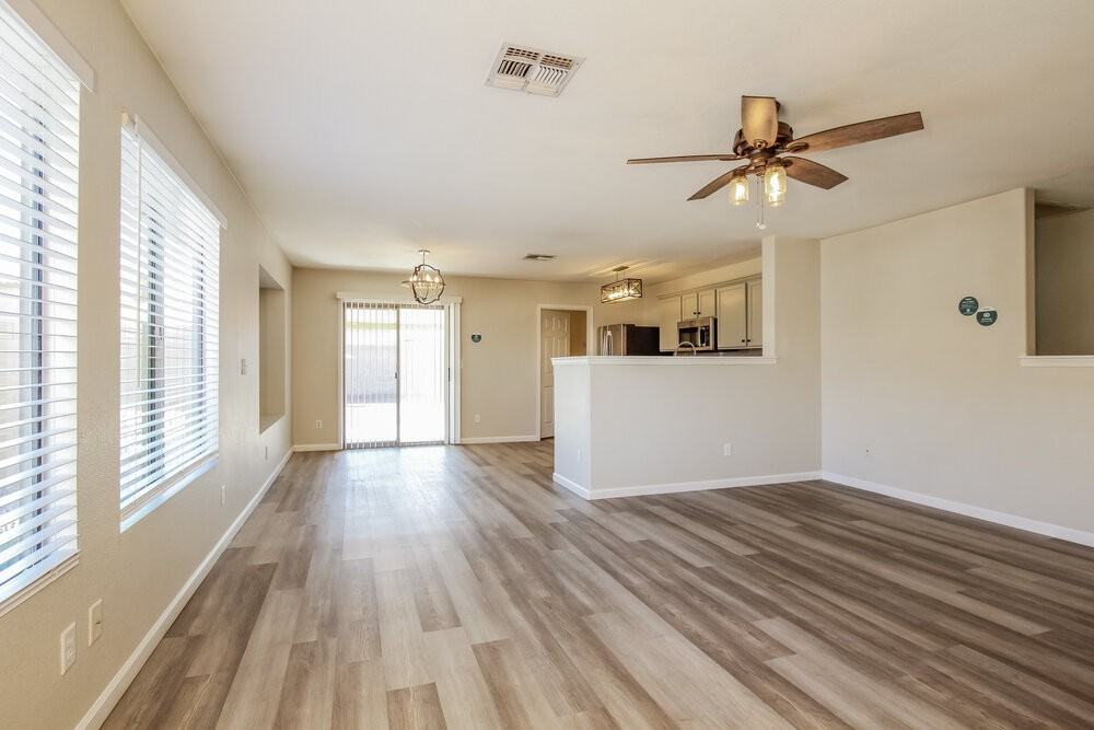 16245 W Buchanan St - Photo 3 of 16