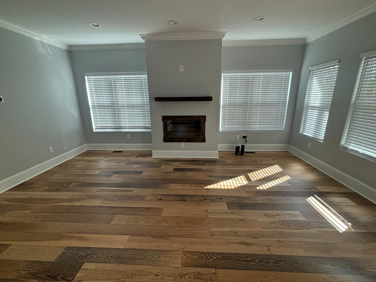 3908 Booker Avenue - Photo 5 of 39