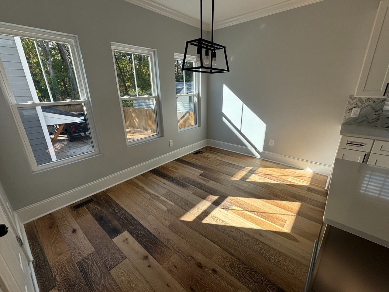 3908 Booker Avenue - Photo 6 of 39