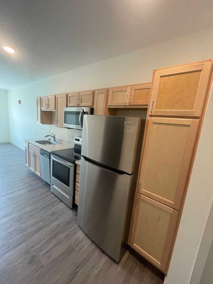 101 Main St S - Photo 2 of 5