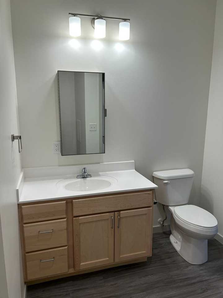 101 Main St S - Photo 3 of 5