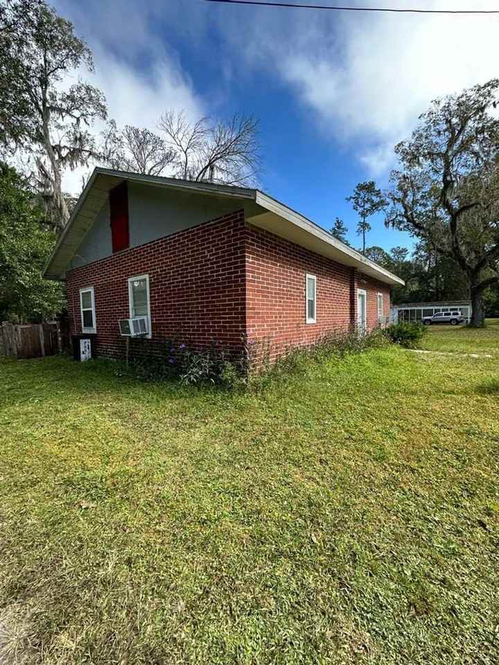 7661 Bentwillow Dr. - Photo 2 of 50