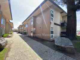 featured image of 605 601, 605 & 609 Tuttle Ave