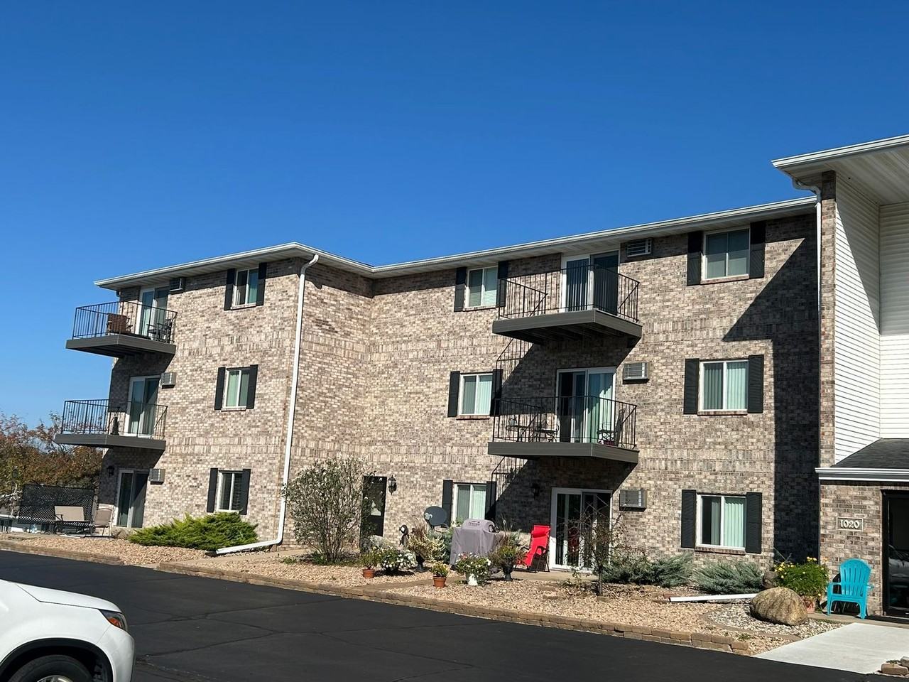 River View Apartments - Photo 3 of 25