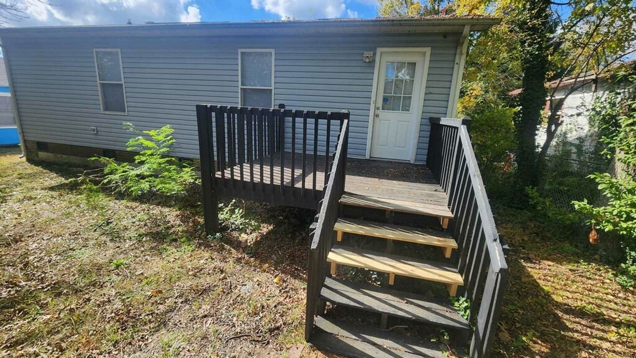 215 Hay St - Photo 2 of 17