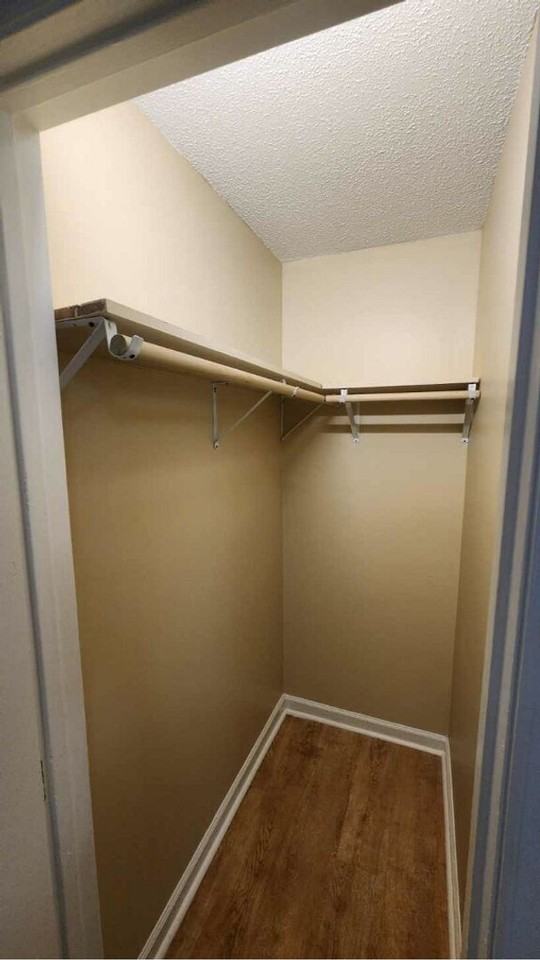 215 Hay St - Photo 4 of 17