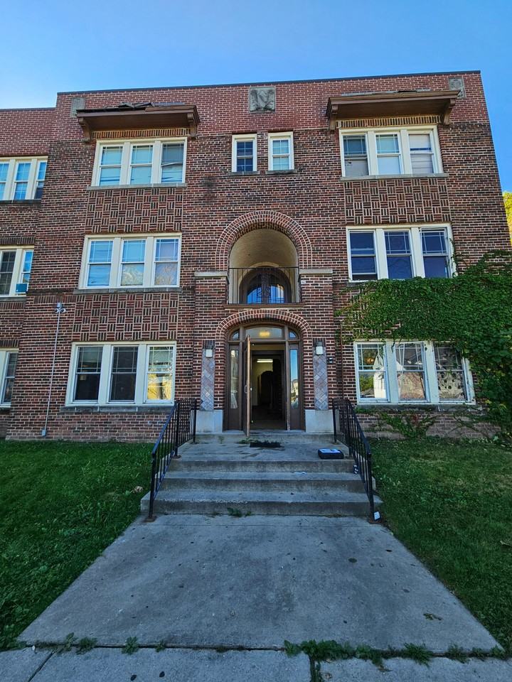 227-235 E Townsend St. (24 Units) - Photo 2 of 2